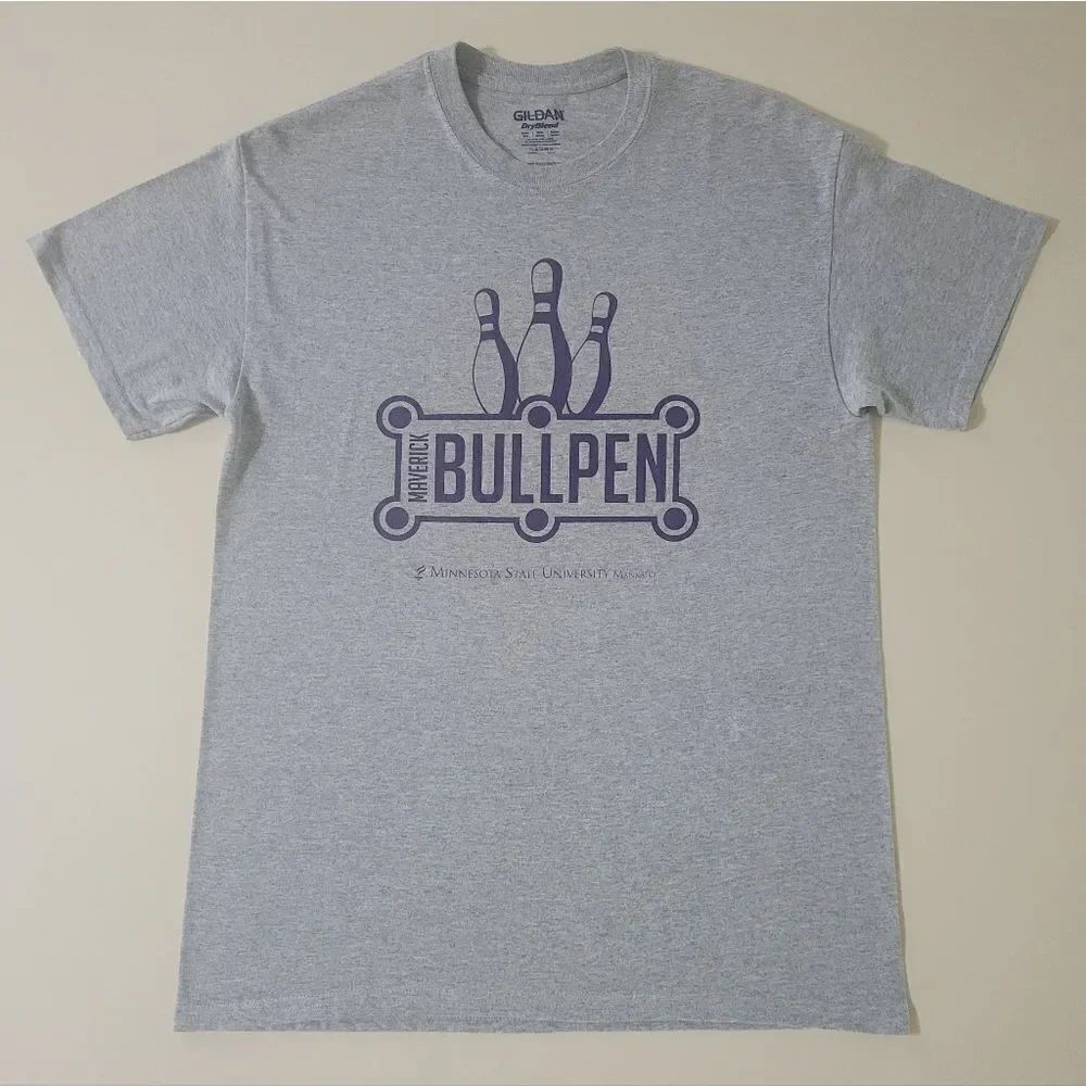 Gildan Activewear Men'sΒ GrayβCrewneckβMaverickβBullpenβMSUβGraphicβT-Shirt